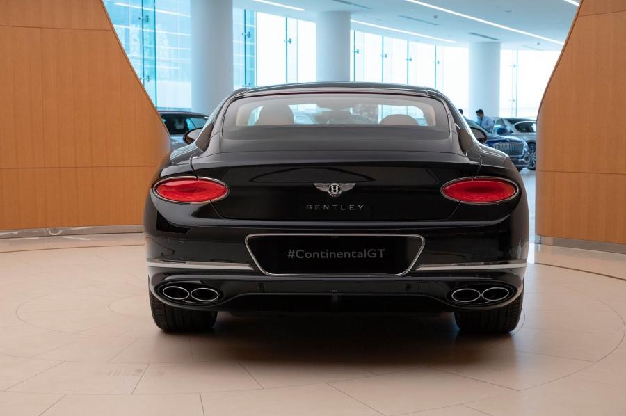  Bentley Continental GT 2020 года  (UAE) (фото 7 из 10)